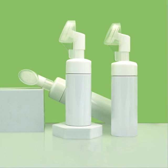 Silicone brush head cleansing foam bottle