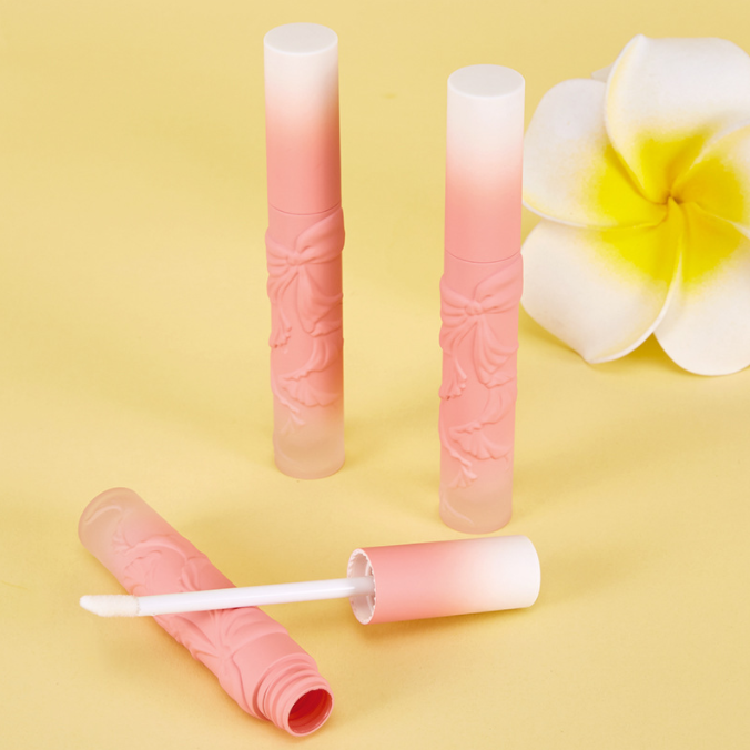 Round relief bow Lip Glaze tube