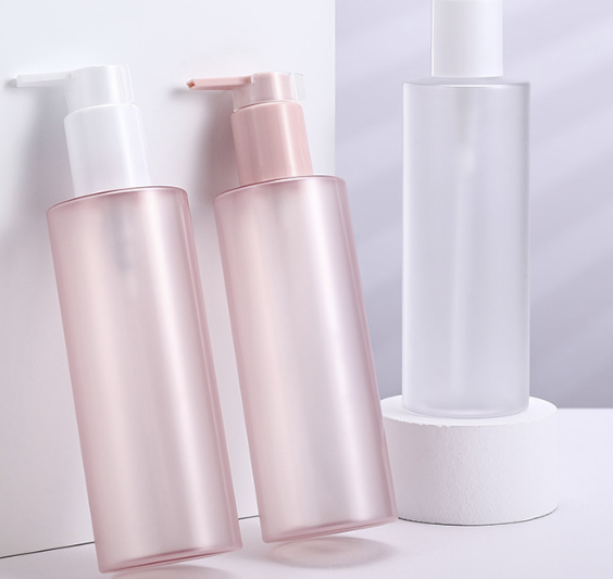 What material is generally used for cosmetic plastic bottles?