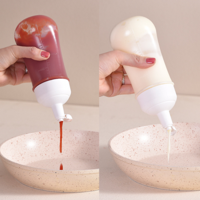 Scale Squeeze Ketchup Bottle