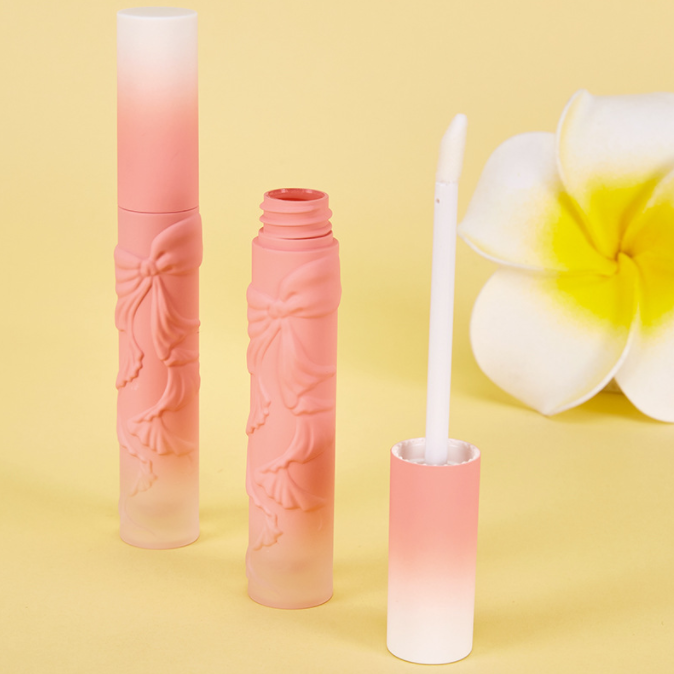 Round relief bow Lip Glaze tube