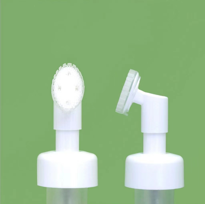 Silicone brush head cleansing foam bottle