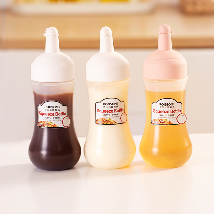 Scale Squeeze Ketchup Bottle